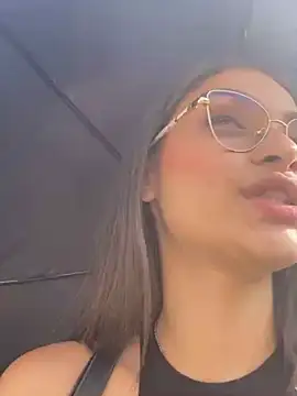 Snapshot of Hannacooper3 chatting on 11.17.25 Hannacooper3 online show from 11.17.25