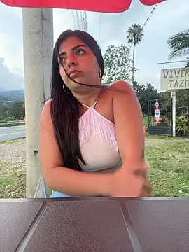 Isaa-Sweet online show from 11.23.25