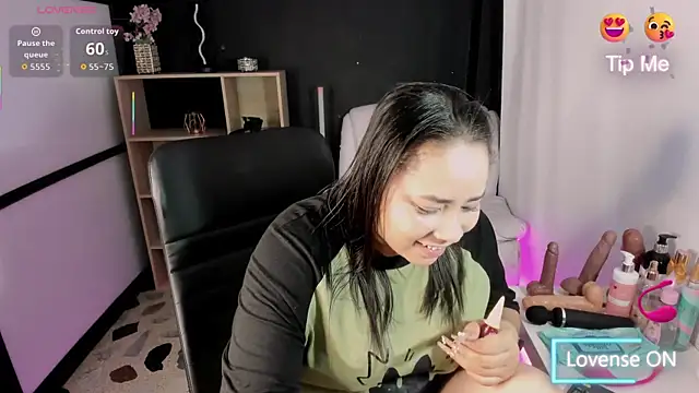 ThaliaBrooks  online show from 11.10.25