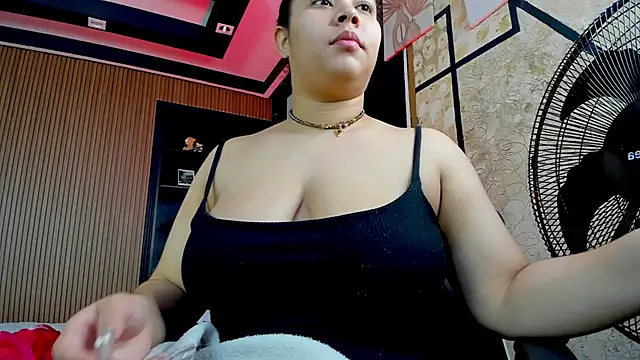 ThaliaBrooks  online show from 12.05.25