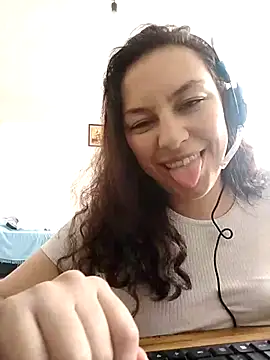 AlanaDesire online show from 09.13.25