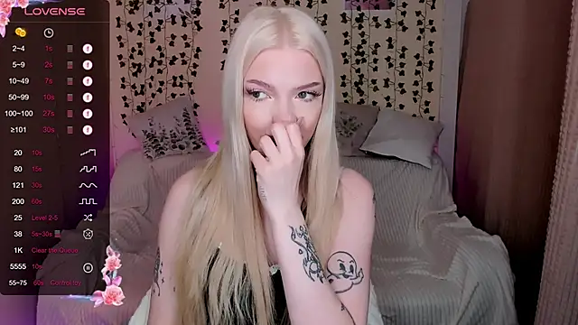 AnyaTaylor  online show from 12.02.25