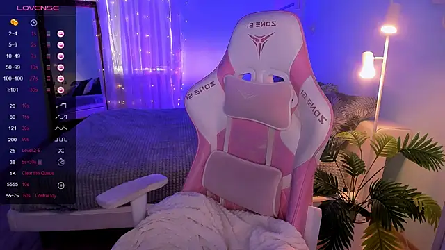 AnyaTaylor  online show from 04.11.26