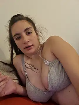 Snapshot of Michou02xXx chatting on 11.23.25 Michou02xXx online show from 11.23.25