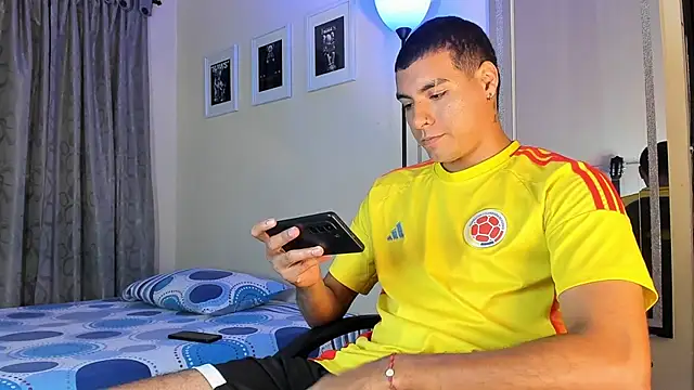 TeamPorn 19 online show from 11.20.25