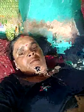 Snapshot of Hot_rewi chatting on 11.02.25 Hot rewi online show from 11.02.25