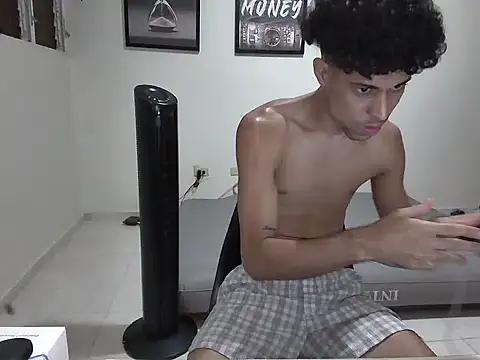 Dollarhot30 online show from 09.29.25