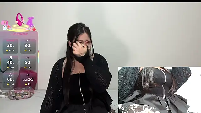 Snapshot of ___momo___0717 chatting on 09.14.25    momo   0717 online show from 09.14.25