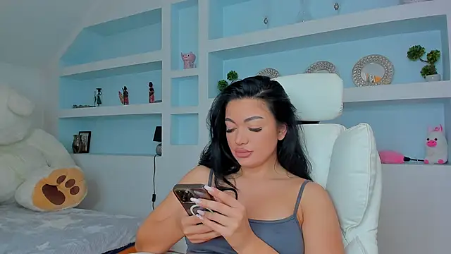 juicyjulie  online show from 10.15.25