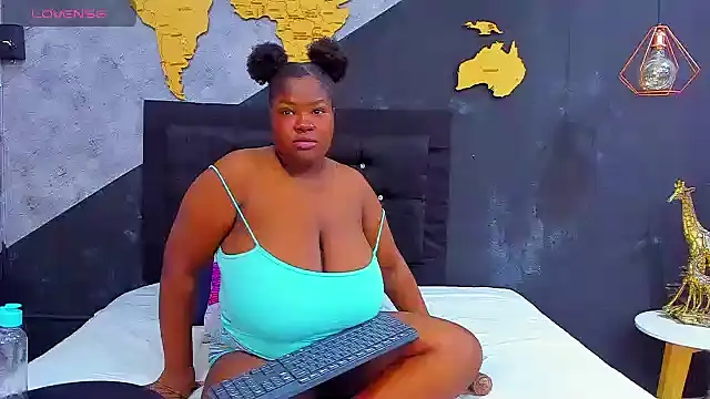 Snapshot of Maiam__Rossi chatting on 10.09.25 Maiam Rossi online show from 10.09.25