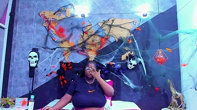 Snapshot of Maiam__Rossi chatting on 11.02.25 Maiam Rossi online show from 11.02.25