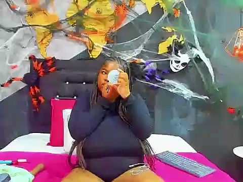 Snapshot of Maiam__Rossi chatting on 11.05.25 Maiam Rossi online show from 11.05.25