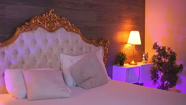 Snapshot of EllieRedd chatting on 11.16.25 EllieRedd online show from 11.16.25