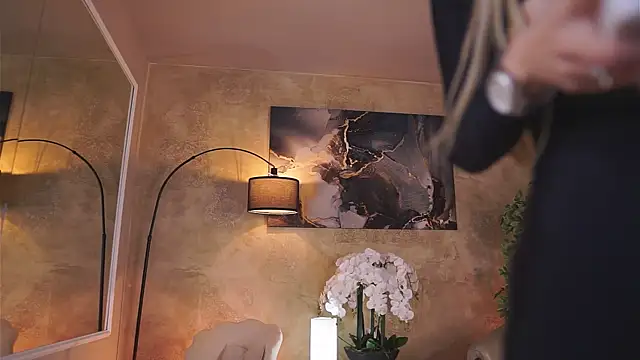 Snapshot of EllieRedd chatting on 11.28.25 EllieRedd online show from 11.28.25