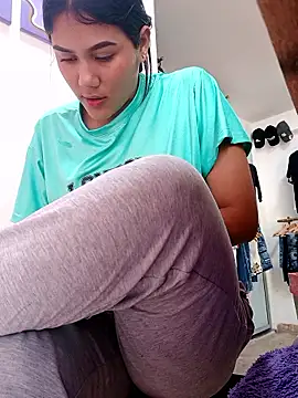 Snapshot of burbuja02 chatting on 09.25.25 burbuja02 online show from 09.25.25