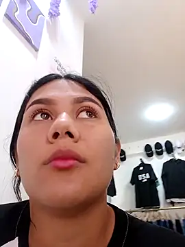 Snapshot of burbuja02 chatting on 09.30.25 burbuja02 online show from 09.30.25