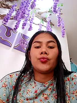 Snapshot of burbuja02 chatting on 10.03.25 burbuja02 online show from 10.03.25