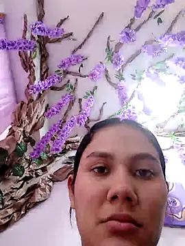 Snapshot of burbuja02 chatting on 11.08.25 burbuja02 online show from 11.08.25