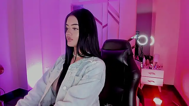 EmmaStonns online show from 10.21.25