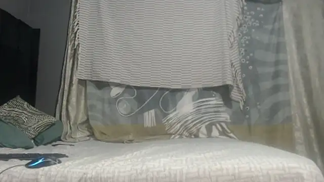 SEXYHUGEASS21 online show from 03.31.26