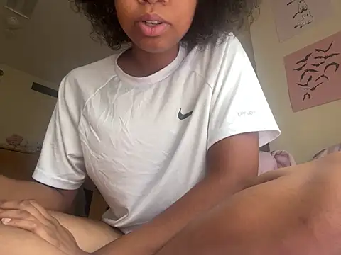 luvrgrllani online show from 09.09.25