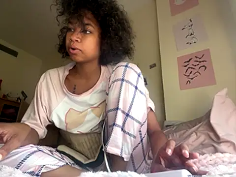 luvrgrllani online show from 11.16.25