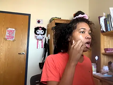 luvrgrllani online show from 11.30.25