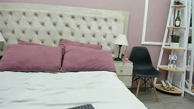 merlyaluna online show from 04.20.26