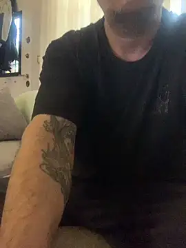 Snapshot of BurcuMertizmir chatting on 10.26.25 BurcuMertizmir online show from 10.26.25