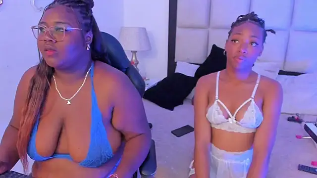 ElisabettaMonroy online show from 12.17.25