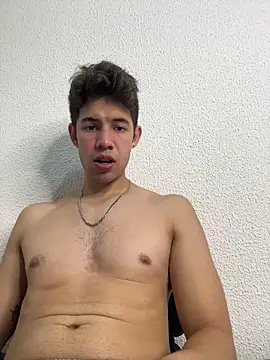 Snapshot of Maxtaylor18 chatting on 10.15.25 Maxtaylor18 online show from 10.15.25