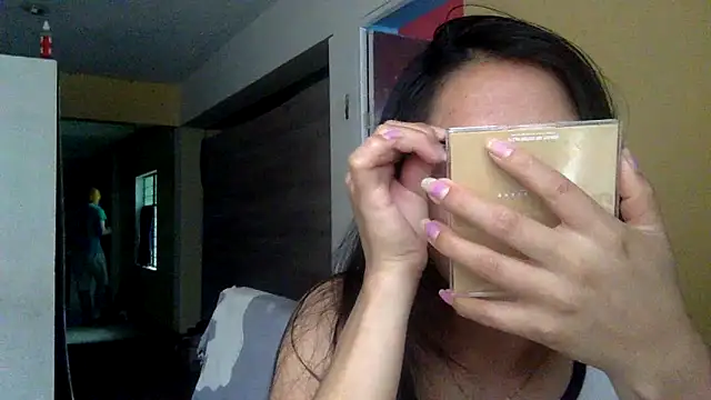 Snapshot of AlbyberCH chatting on 11.28.25 AlbyberCH online show from 11.28.25