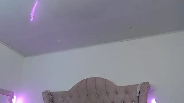 Snapshot of Jessica_Carter_01 chatting on 10.25.25 Jessica Carter 01 online show from 10.25.25