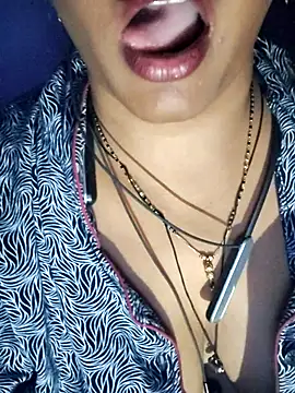 Snapshot of sweet_jasmin1 chatting on 11.01.25 sweet jasmin1 online show from 11.01.25