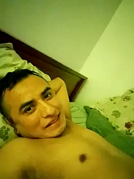 Snapshot of Locote15cm chatting on 12.16.25 Locote15cm online show from 12.16.25