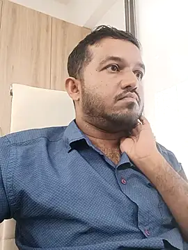 Snapshot of VJ17 chatting on 10.17.25 VJ17 online show from 10.17.25