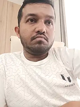 Snapshot of VJ17 chatting on 10.18.25 VJ17 online show from 10.18.25