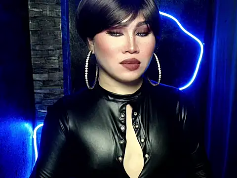 Snapshot of pretty_lassy chatting on 09.28.25 pretty lassy online show from 09.28.25