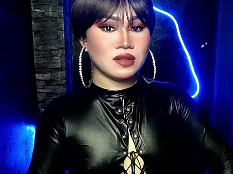 Snapshot of pretty_lassy chatting on 10.17.25 pretty lassy online show from 10.17.25