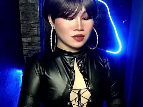 Snapshot of pretty_lassy chatting on 10.18.25 pretty lassy online show from 10.18.25