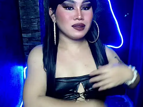 Snapshot of pretty_lassy chatting on 10.19.25 pretty lassy online show from 10.19.25