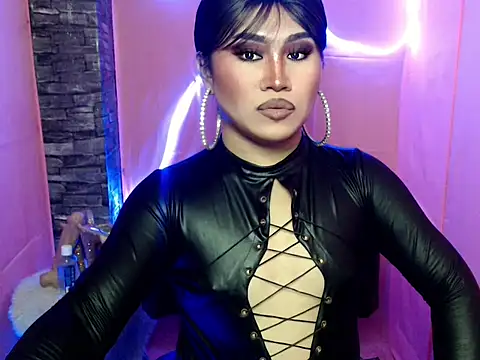 Snapshot of pretty_lassy chatting on 11.14.25 pretty lassy online show from 11.14.25