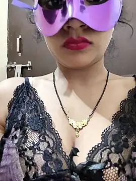 Snapshot of Hot_Alia04 chatting on 10.30.25 Hot Alia04 online show from 10.30.25