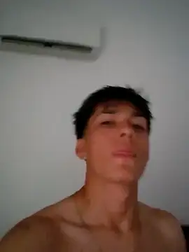 LUISSLEONN0958 online show from 11.09.25