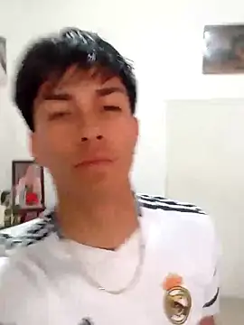 LUISSLEONN0958 online show from 11.16.25