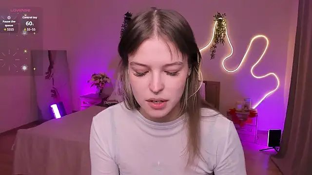 Lisa Blossom online show from 04.13.26