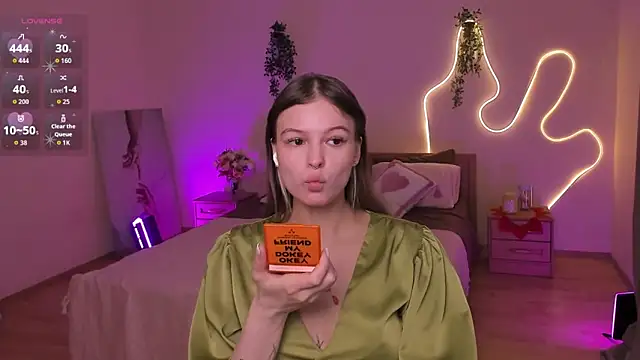 Lisa Blossom online show from 05.18.26