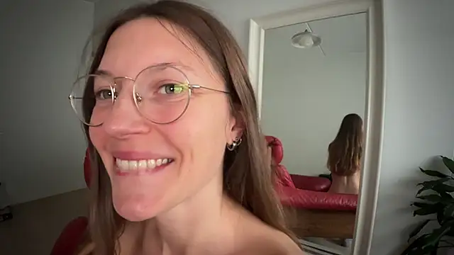 Scorpion Peach online show from 11.01.25