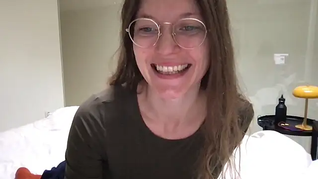 Scorpion Peach online show from 01.09.26