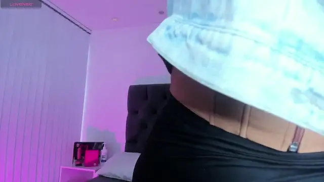 VictoriaParkeer online show from 11.20.25